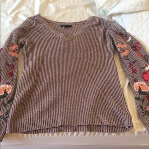 american eagle light purple flower sleeved sweater